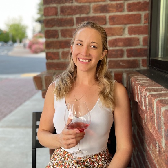 Meet your Posher, Allison - Picture 2 of 2